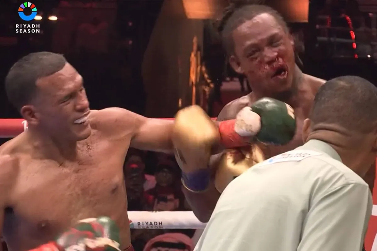 Bokstiteldroom aan diggelen - Ongeslagen Benavidez maakt gehakt van Yarde