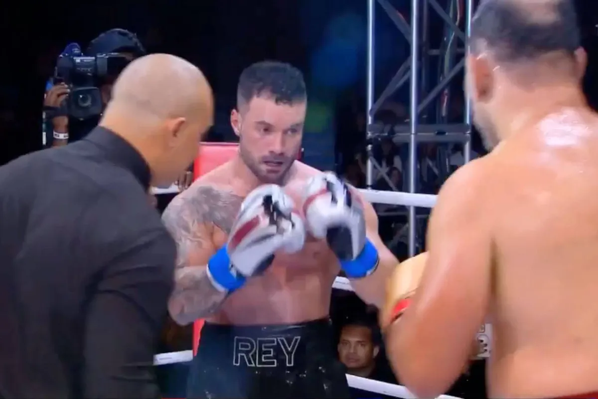 UFC-legende (49) sloopt fitnessinfluencer live op camera - bizarre comeback!