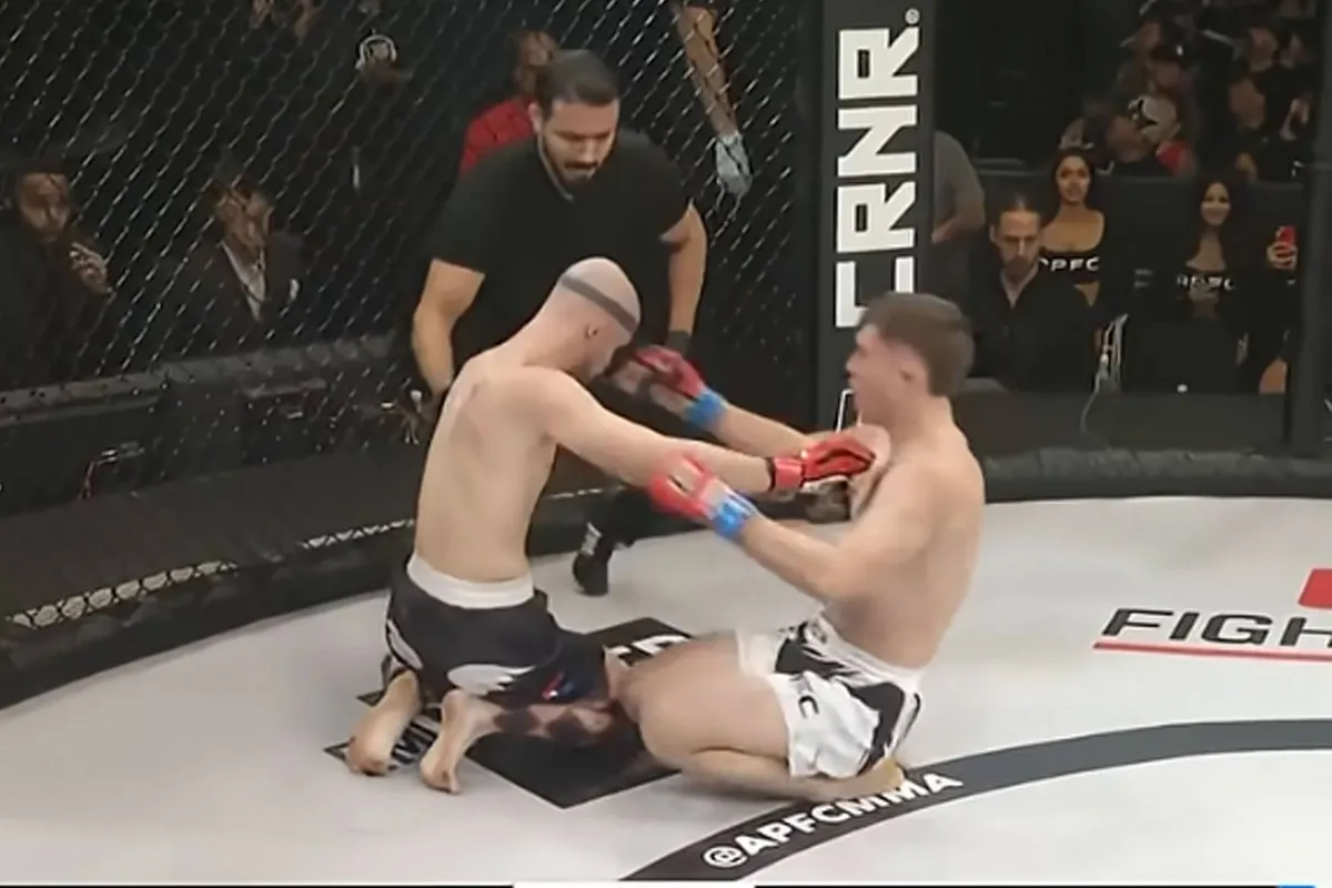 VIDEO! Straatlegende krijgt keiharde les bij eerste échte gevecht - pijnlijk debuut