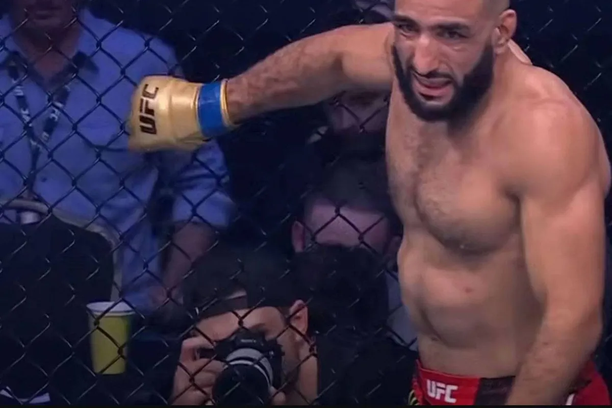 UFC vechter onder vuur na bizarre Epstein-opmerking tijdens persmoment