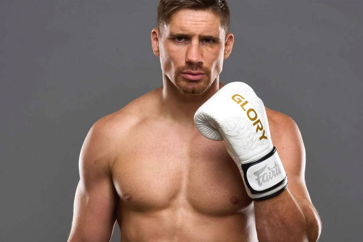 Rico Verhoeven zet alles op scherp met krachtige boodschap - wie ben jij dan?