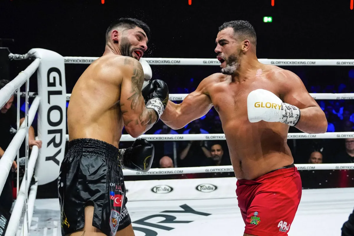 Glory-ster Khbabez smijt keihard deur dicht voor Rajabzadeh: 'Die kans is weg!'