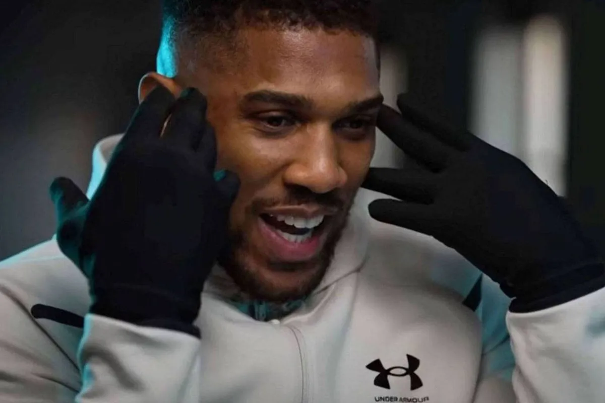 Boksicoon Joshua slaat terug: wat echt waar is aan de Jake Paul-geruchten