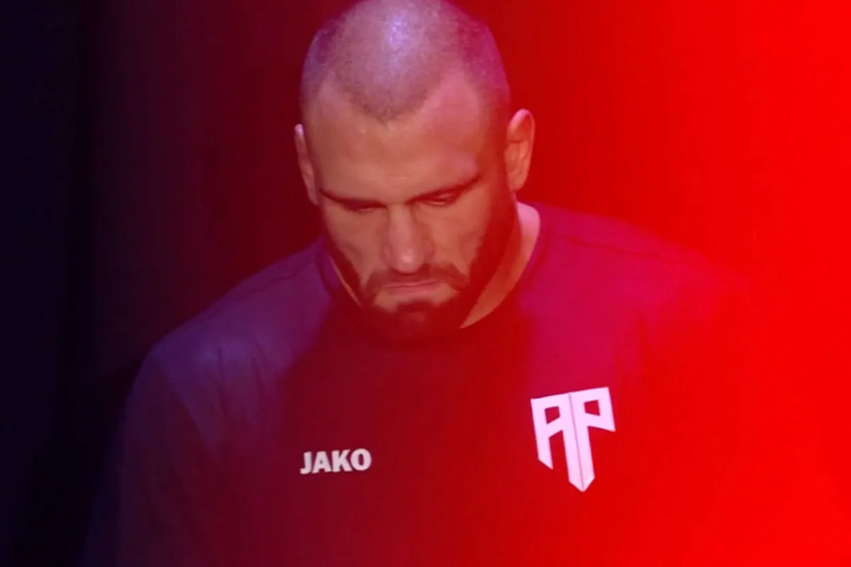 'Ik ben terug' – Plazibat wint van Mahieddine en pakt wildcard bij Collision 8