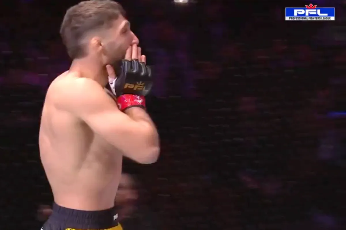 'Dit was een schande' - Topvechter verliest 100.000 na bizarre stop in PFL-finale