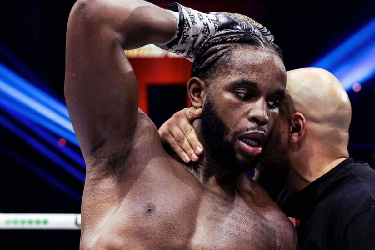 Schok! Donegi Abena verlaat GLORY en tekent bij MMA-organisatie - 'grote stap voorwaarts'