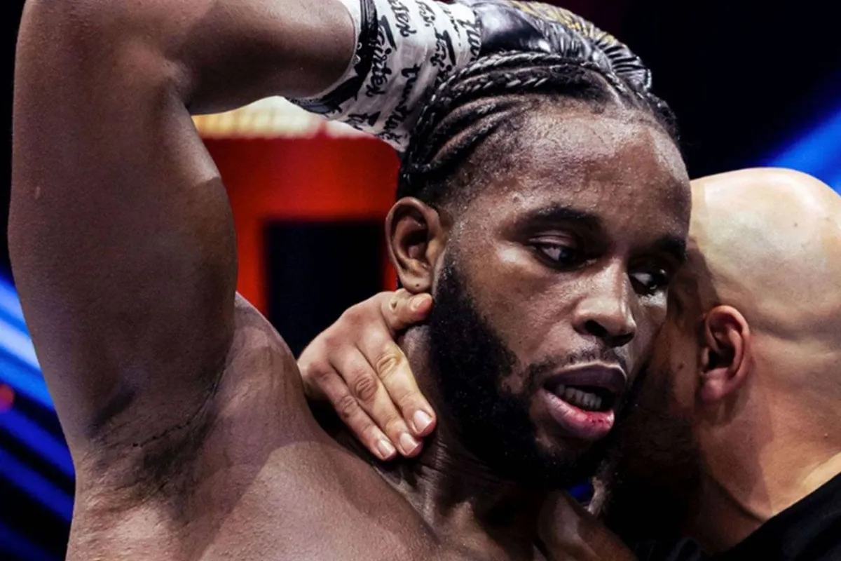 'Kickboksen bloedt dood' - Glory-ster Donegi Abena stapt over naar MMA en tekent bij PFL