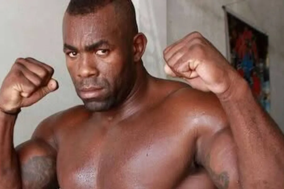 ‘Tragisch verlies’: ex-UFC-vechter (45) dood gevonden in rivier na vermissing