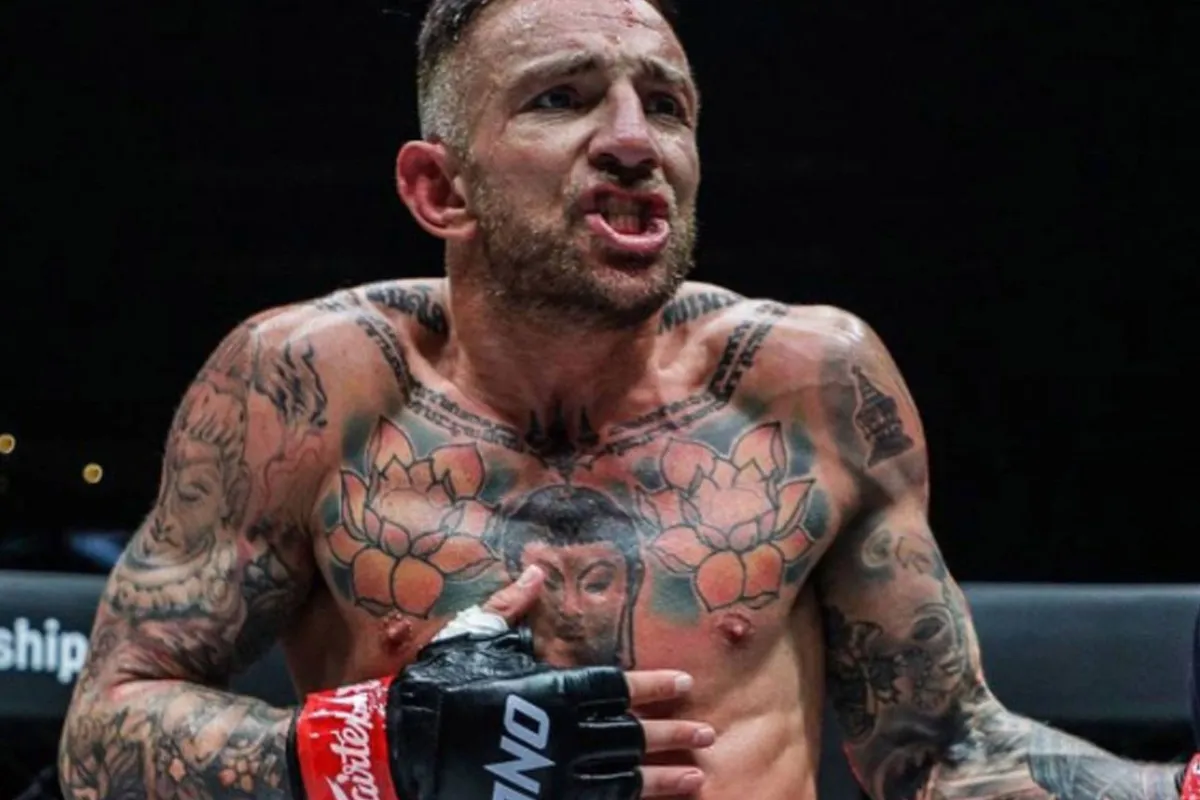 ‘Wat de fuck is dit’ - Topkickbokser woest om knieglijder verbod favoriete sport