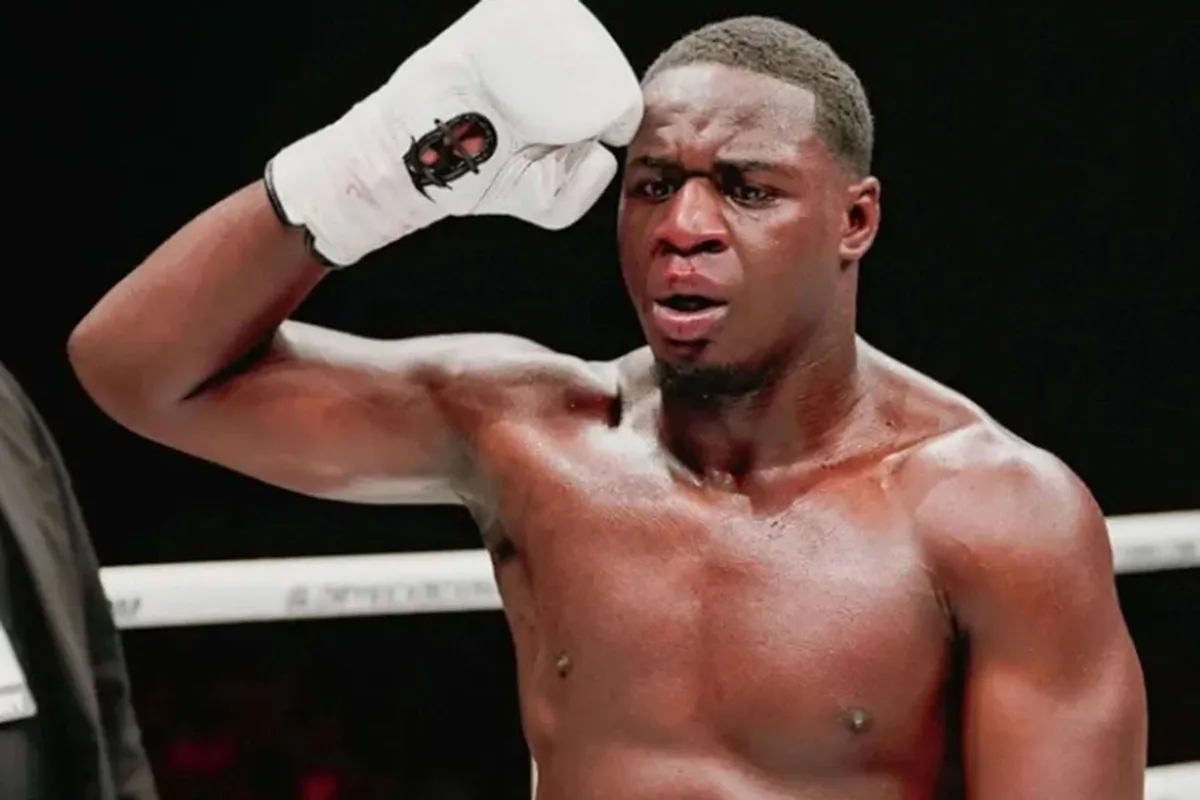 ‘Een blessure’ – Kickbokser Boapeah ruikt kans op Glory-titel van Verhoeven