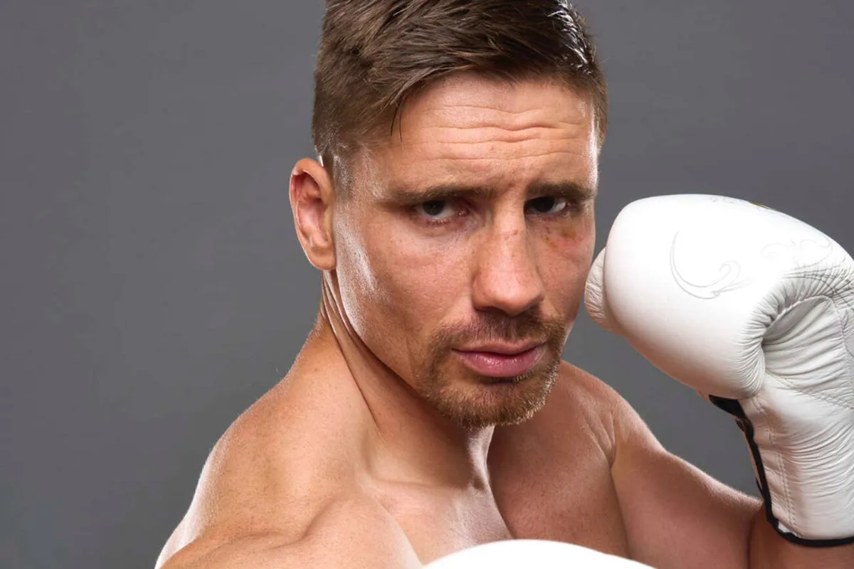 ‘Het kan nu of nooit zijn’ – Rico Verhoevens boksdroom ligt in handen van één man