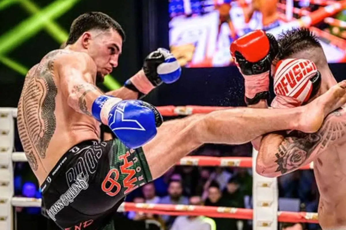 ‘Niet normaal die KO!’ – Publiek kroont De Vries tot knokker van het jaar