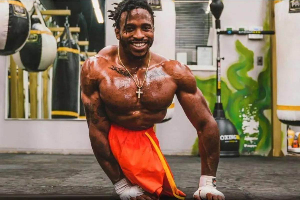 ‘Geen medelijden nodig’ – UFC-zwaargewicht vecht tegen atleet zonder benen