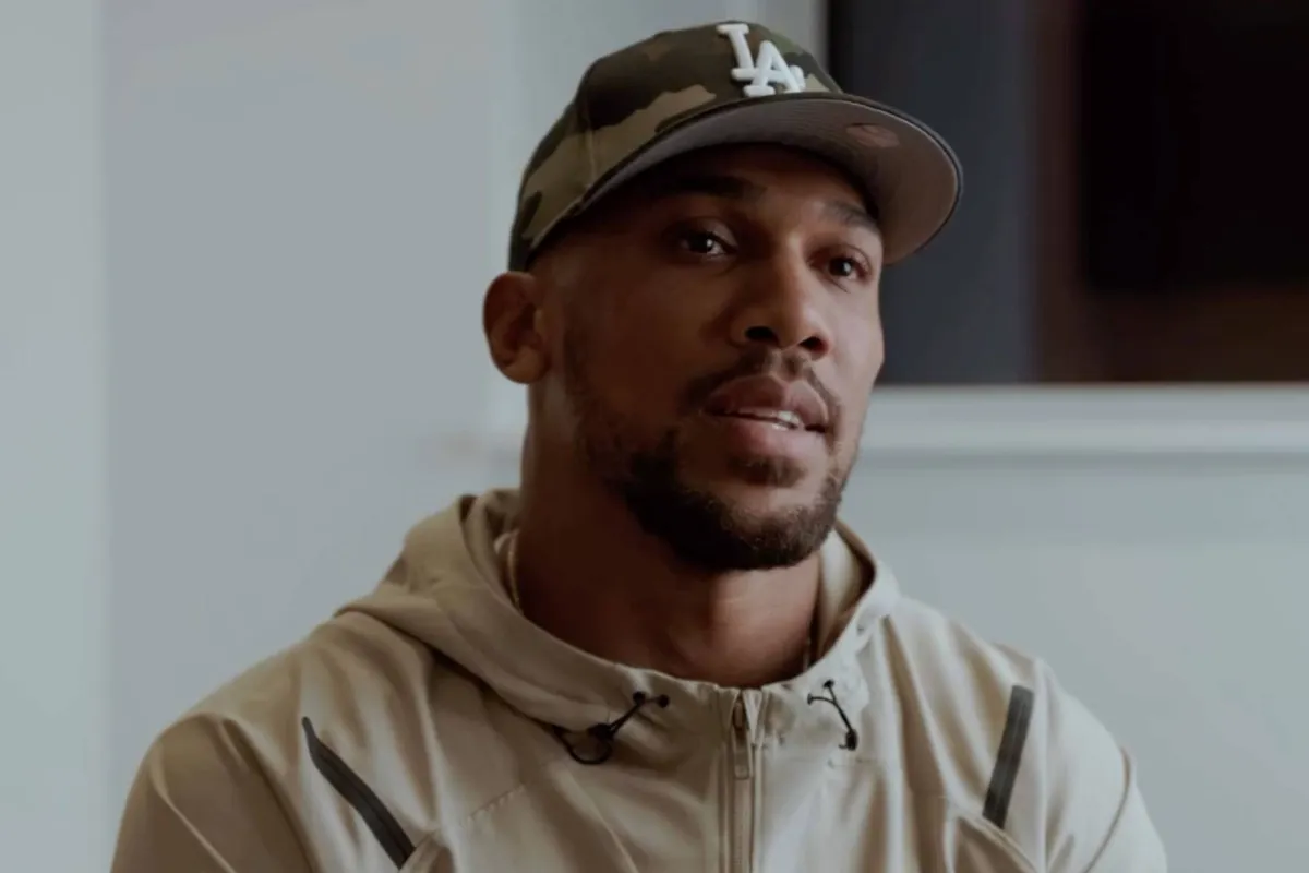 ‘Alles werd op zijn kop gezet’ – Joshua doorbreekt stilte na dodelijk ongeluk (video)