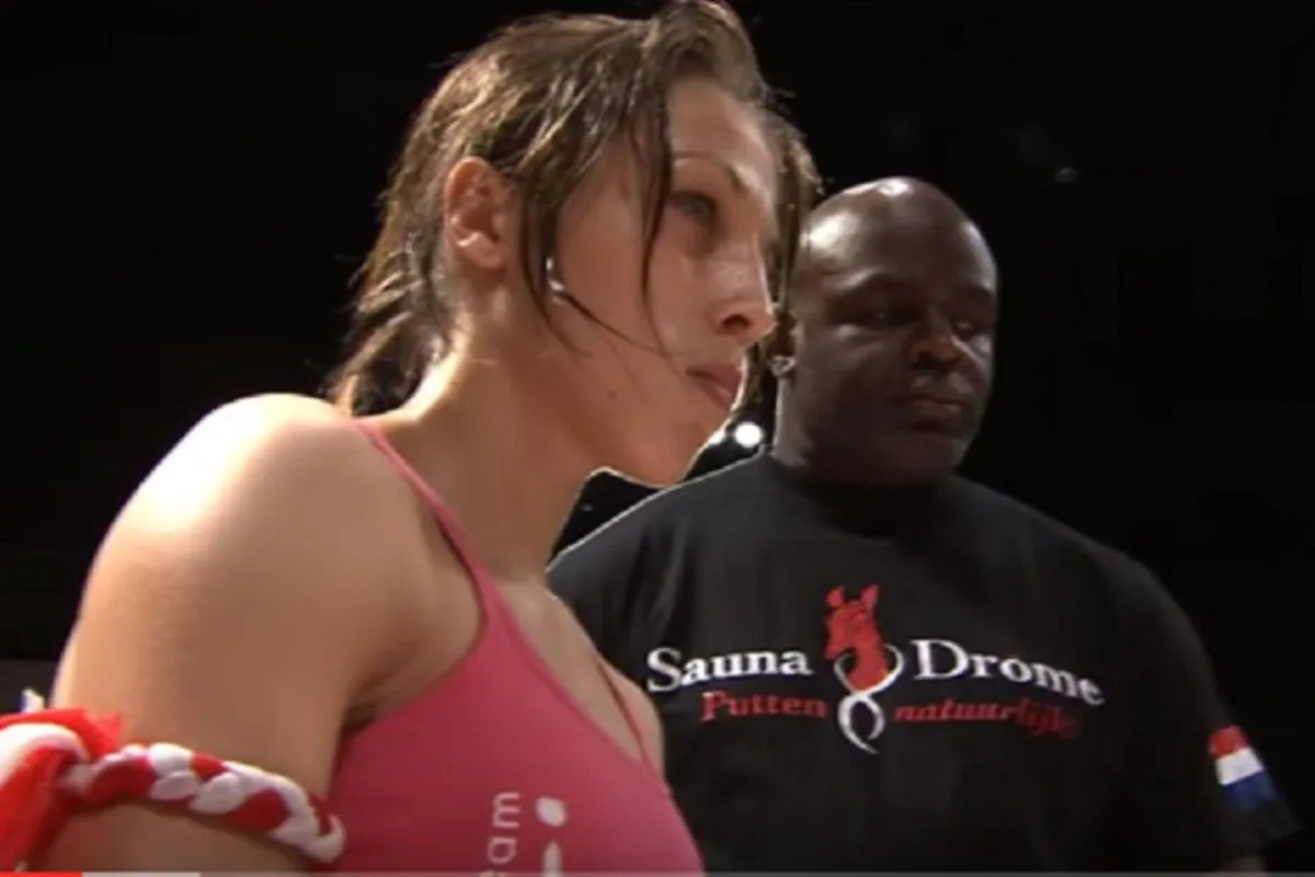 UFC-kampioen Joanna sloeg man onderuit op feest – leerde kickboksen van Ernesto Hoost