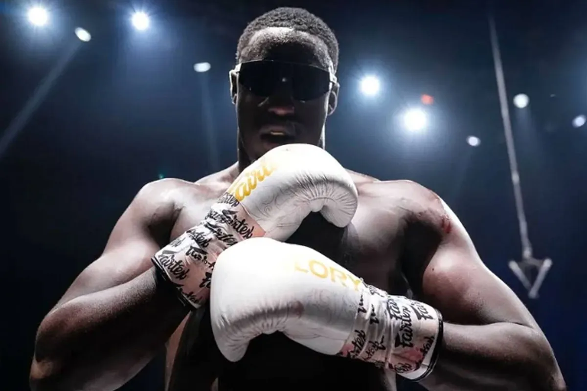 ‘Zonder die helm was ik dood geweest’ – Glory-finalist Kromah over bijna fataal ongeluk