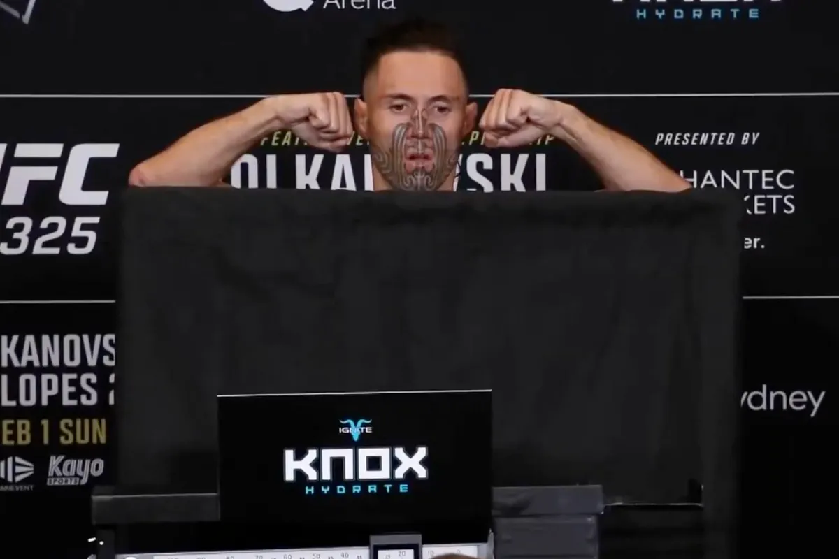 'Valsspeler weegt eerst 55, daarna 58 kilo': UFC schrapt gevecht na weegtruc Aaron Tau