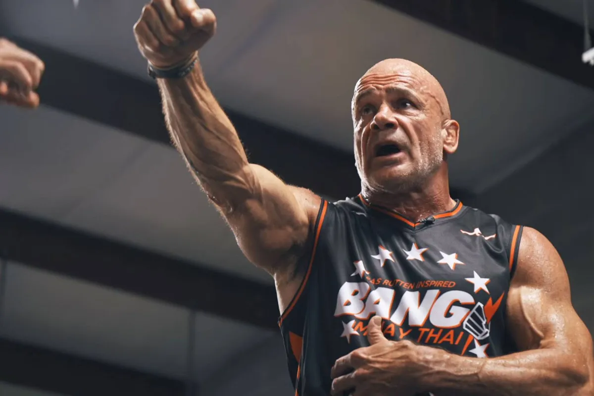 Nederlands vechticoon Bas Rutten onthult knock-out geheim | video