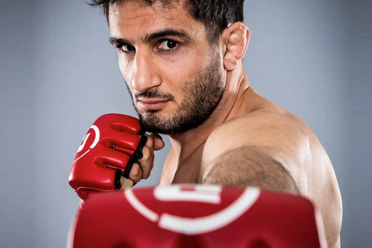‘Zonder hype’ – Nederlander Mousasi versloeg wereldkampioenen, blijft onderschat