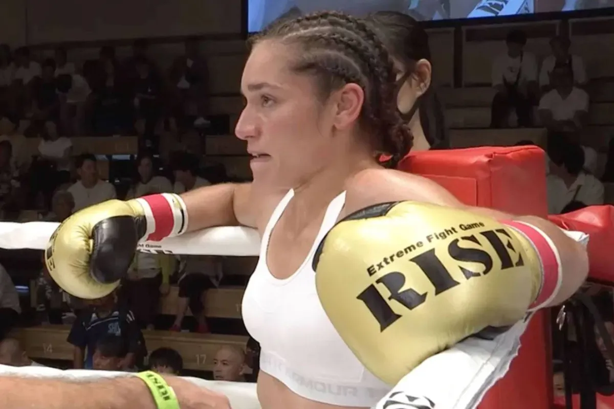 “Dit ging razendsnel” – Nederlandse ex-GLORY Tessa De Kom slaat tegenstander onderuit