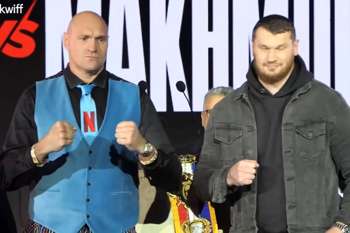 Neemt Tyson Fury te veel risico door zonder trainer tegen Makhmudov te vechten?
