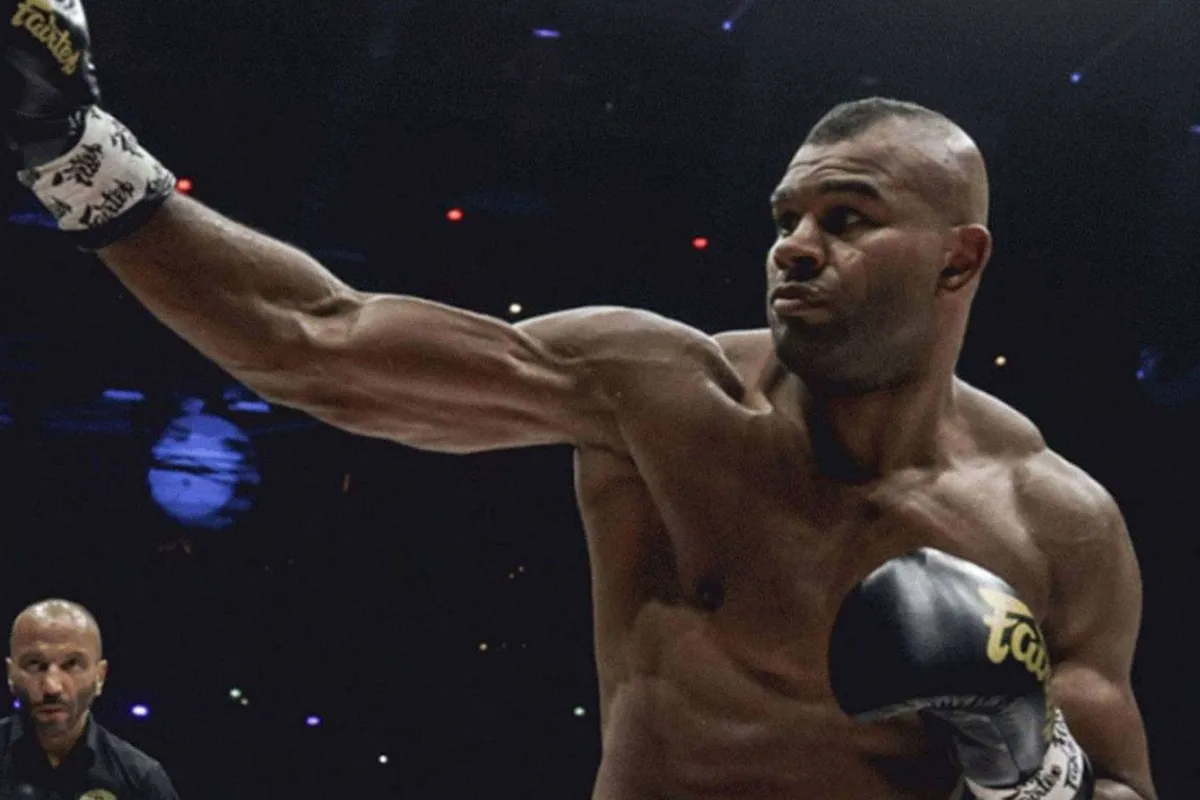 Alistair Overeem laat zien wat vechten betekent na zijn carrière: “Dit gaf het me”