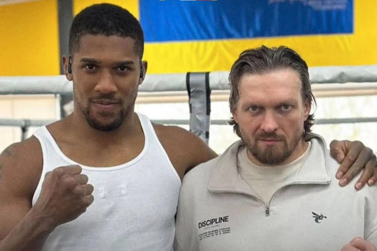 “Opvallend duo” – boksiconen Usyk en Joshua trainen samen richting comeback