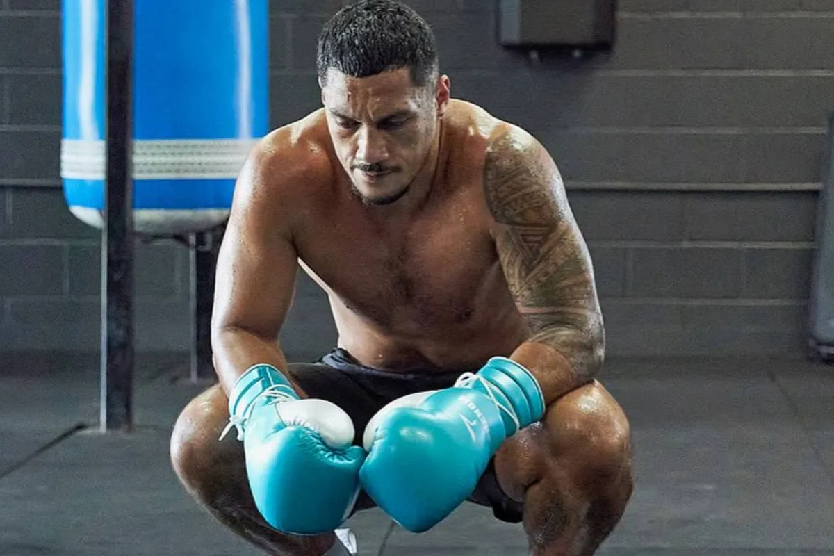 Bokskampioen Opetaia keihard afgestraft: IBF pakt titel af, “zelfs winst redt hem niet”