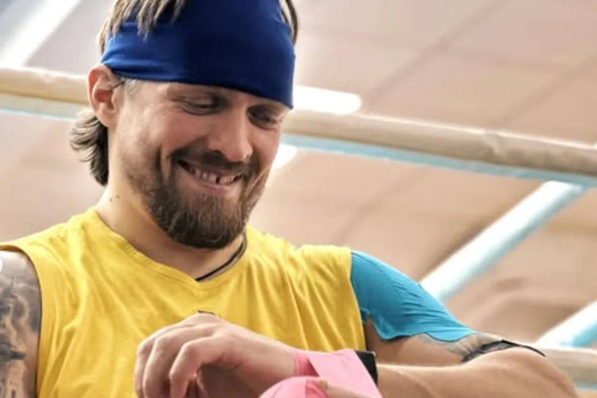 Boksicoon Oleksandr Usyk maakt verrassende carrièreswitch met nieuwe stap