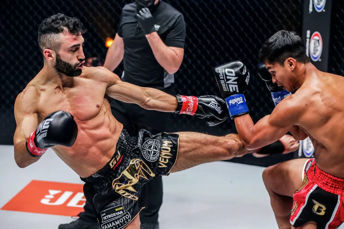 Wat is het verschil tussen MMA, boksen en kickboksen? Volgens experts zit dit zo