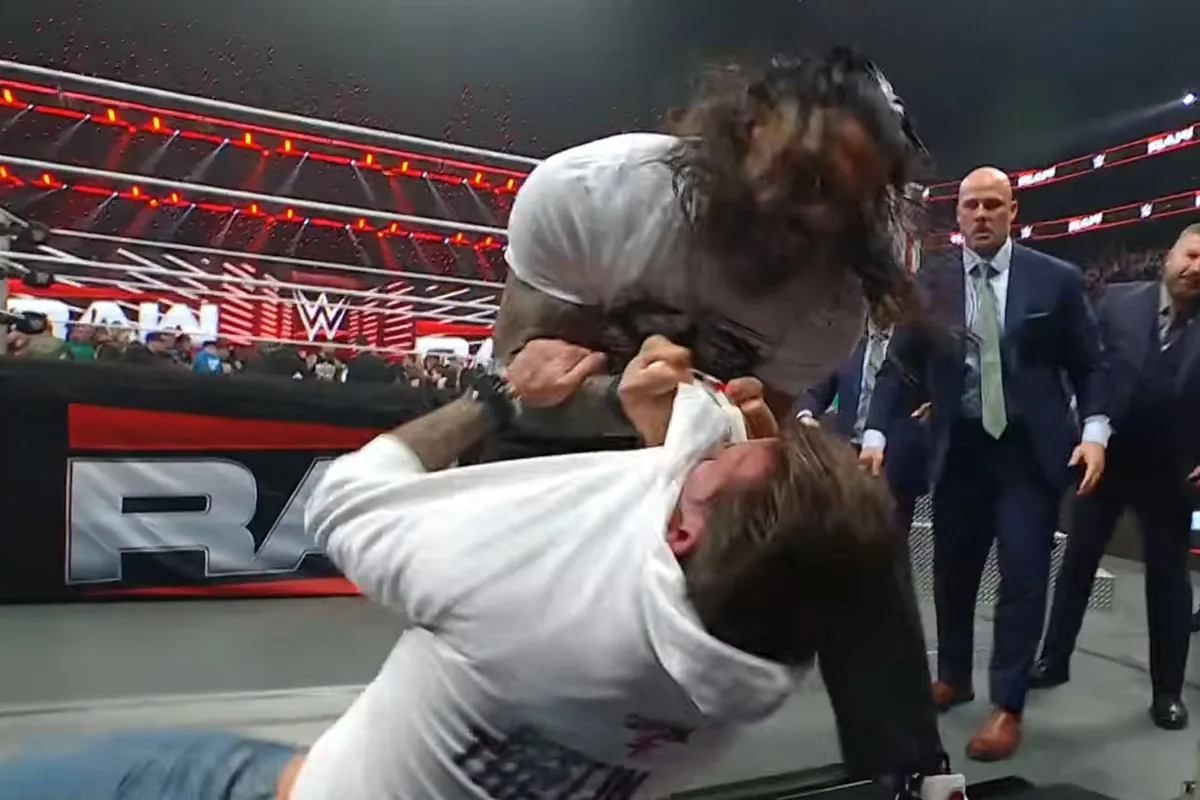‘Dit ging te ver’ – Roman Reigns valt CM Punk keihard aan op RAW
