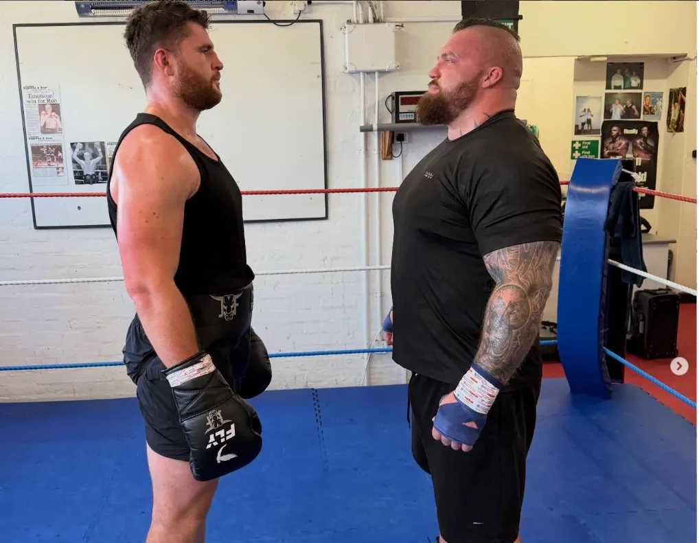 Eddie Hall traint keihard voor Fury-gevecht - video laat pijnlijk verschil zien