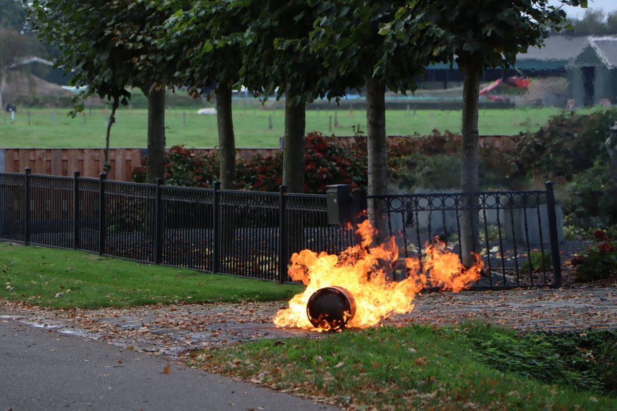 Brandweer rukt uit voor brandende gasfles in De Moer