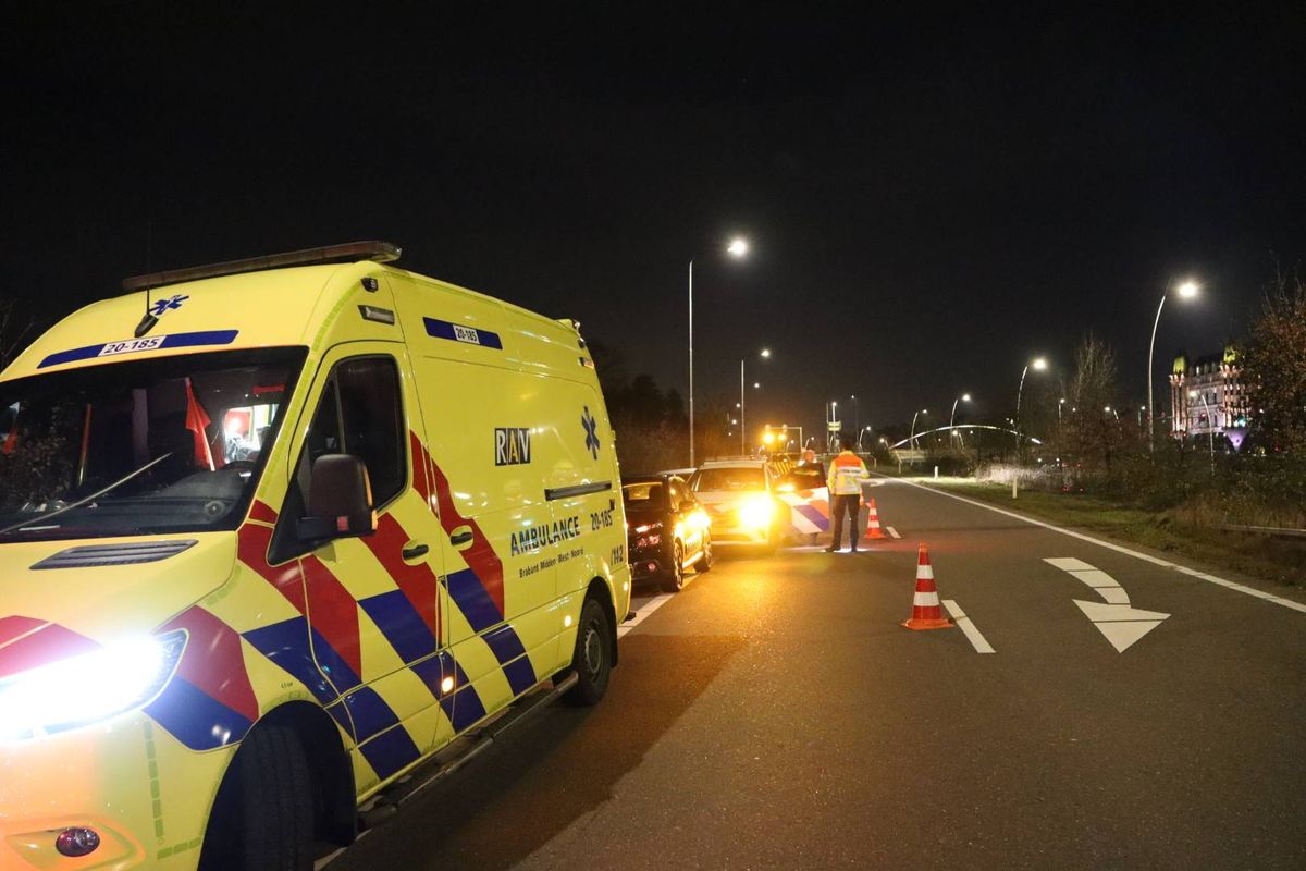 Gezin met jong kind betrokken bij kop-staartbotsing invoegstrook Midden-Brabantweg