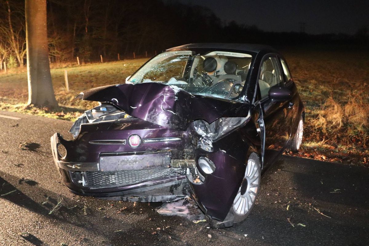 Auto total loss na eenzijdig ongeval Middelstraat De Moer