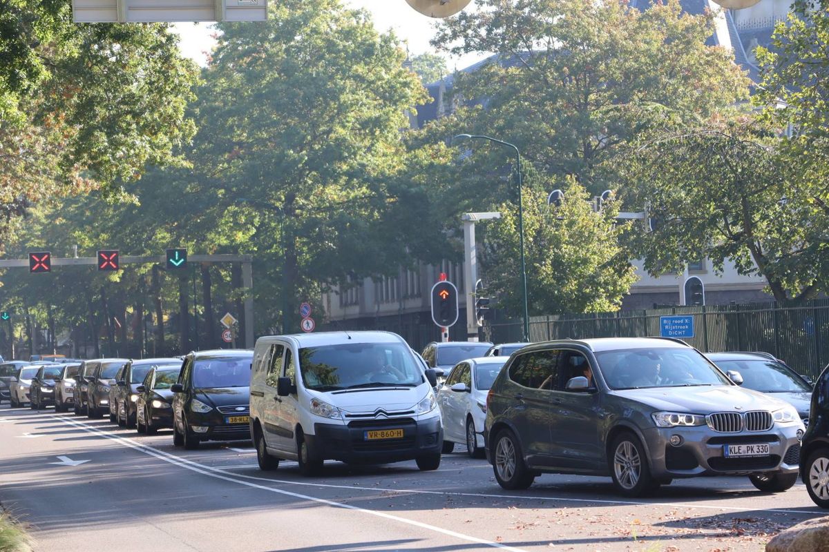 Flinke verkeerschaos Kaatsheuvel door drukte richting Efteling