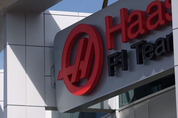Ferrari-motor zal voorlopig niet brullen bij Haas: monteurs kunnen het land nauwelijks in