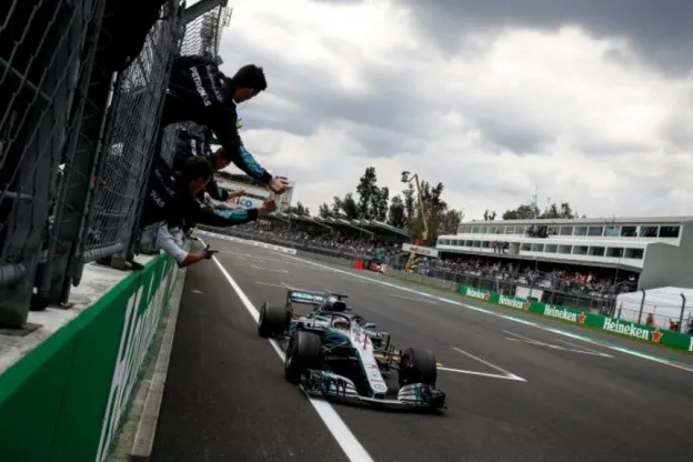 Mercedes test velgen in Abu Dhabi: 'Kunnen leven met een controverse na laatste race'