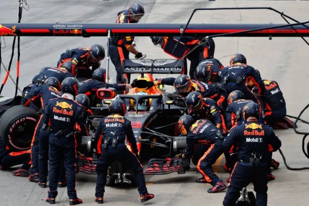 Red Bull wint DHL Fastest Pitstop-award