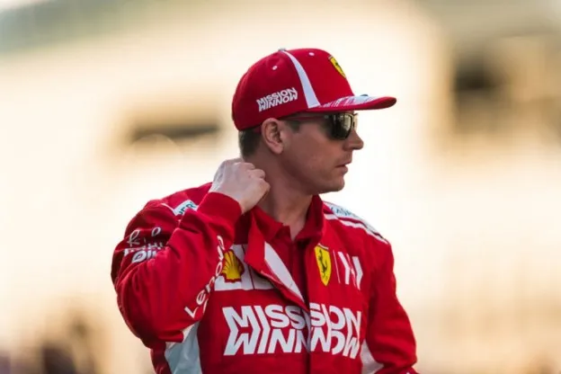 Alle beelden van dronken Raikkonen bij FIA gala op een rijtje