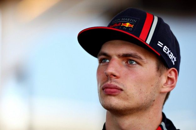 Boordradio's VT1 GP Oostenrijk | Verstappen baalt: 'Hij wil niet vooruit'