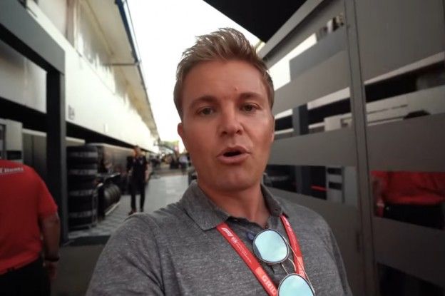 Rosberg toont respect voor Hamilton: 'Pet voor afnemen'