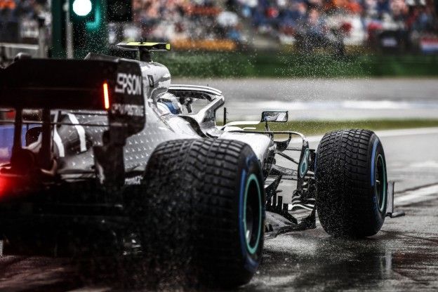 Mercedes-motorman Cowell blij met V6: 'We hadden al gehoorschade'
