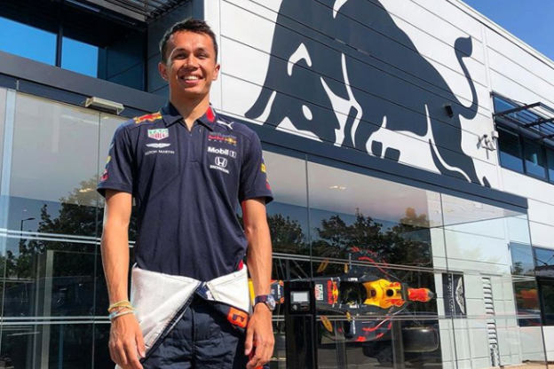 Albon: 'Verstappen heeft laten zien dat Red Bull tot grote hoogtes kan stijgen'