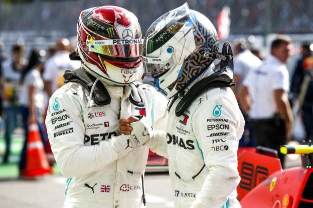 Plooij: 'Breuk bij Mercedes, Bottas en Hamilton praten niet meer'