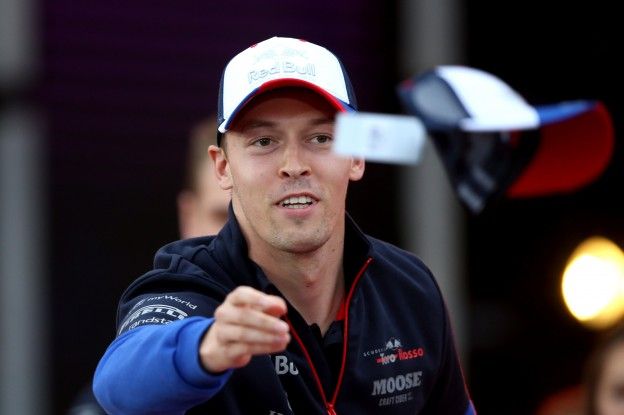 Coureur die door Verstappen vervangen werd ziet een kansje: 'Red Bull heeft mijn nummer'