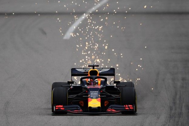 Ondertussen in de F1 | Vettel knalt vol achterin bij Verstappen in Groot Brittannië