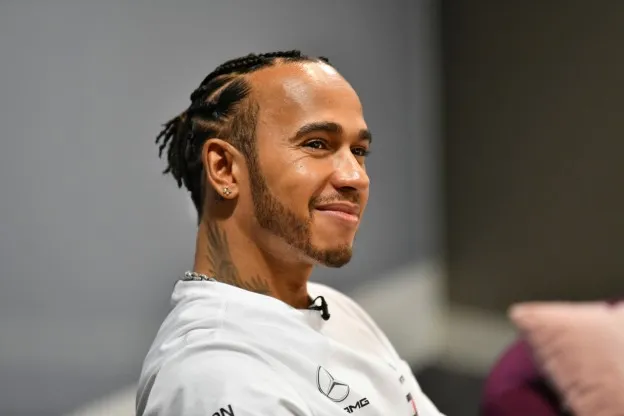 Update | Knal mee aan boord van Hamilton én Rossi