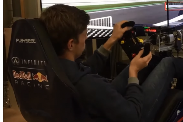 Update III | Verstappens team loopt schade op en ligt uit virtuele 24 Uur van Daytona