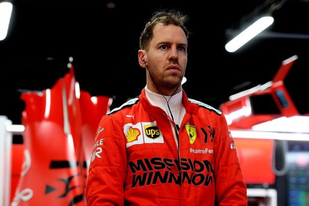 Vettel hinkt op twee gedachten: 'Als ik egoïstisch ben, dan wil ik racen'